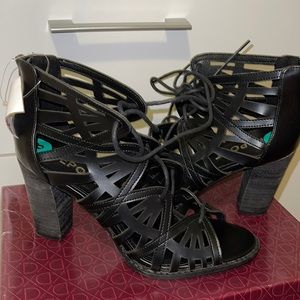 Black womens heels size 8